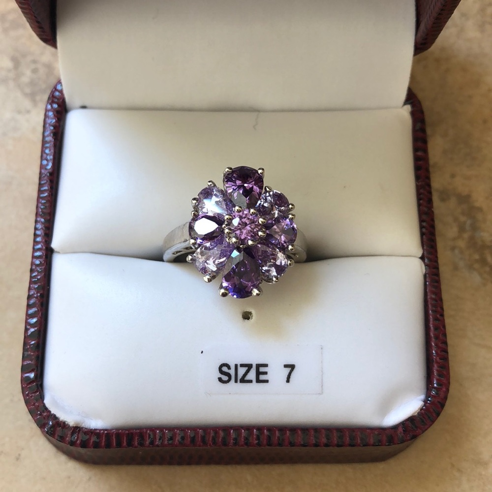 NWT TIVOLI Fashion Ring in Silver and Amethyst